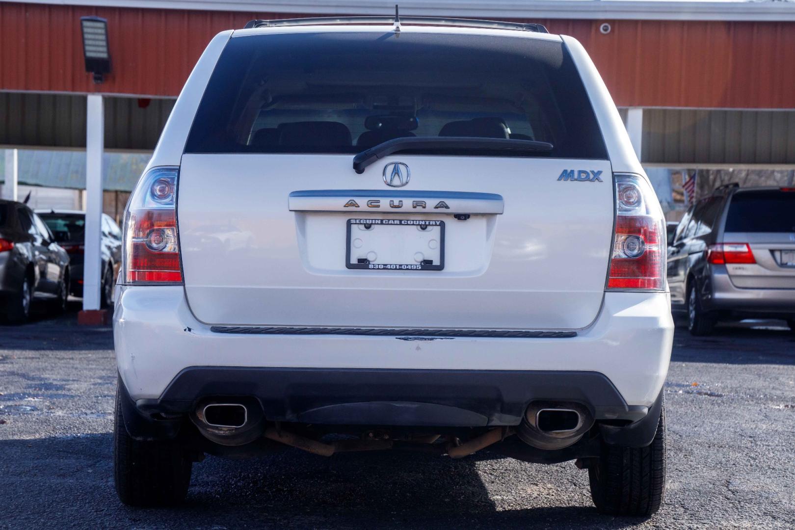 2005 WHITE ACURA MDX Touring with Navigation System (2HNYD18805H) with an 3.5L V6 SOHC 24V engine, 5-SPEED AUTOMATIC transmission, located at 420 E. Kingsbury St., Seguin, TX, 78155, (830) 401-0495, 29.581060, -97.961647 - Photo#5